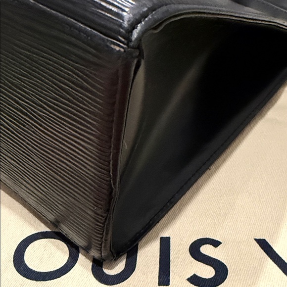 LOUIS VUITTON Epi Croisette Tote Bag Black - Picture 15 of 17